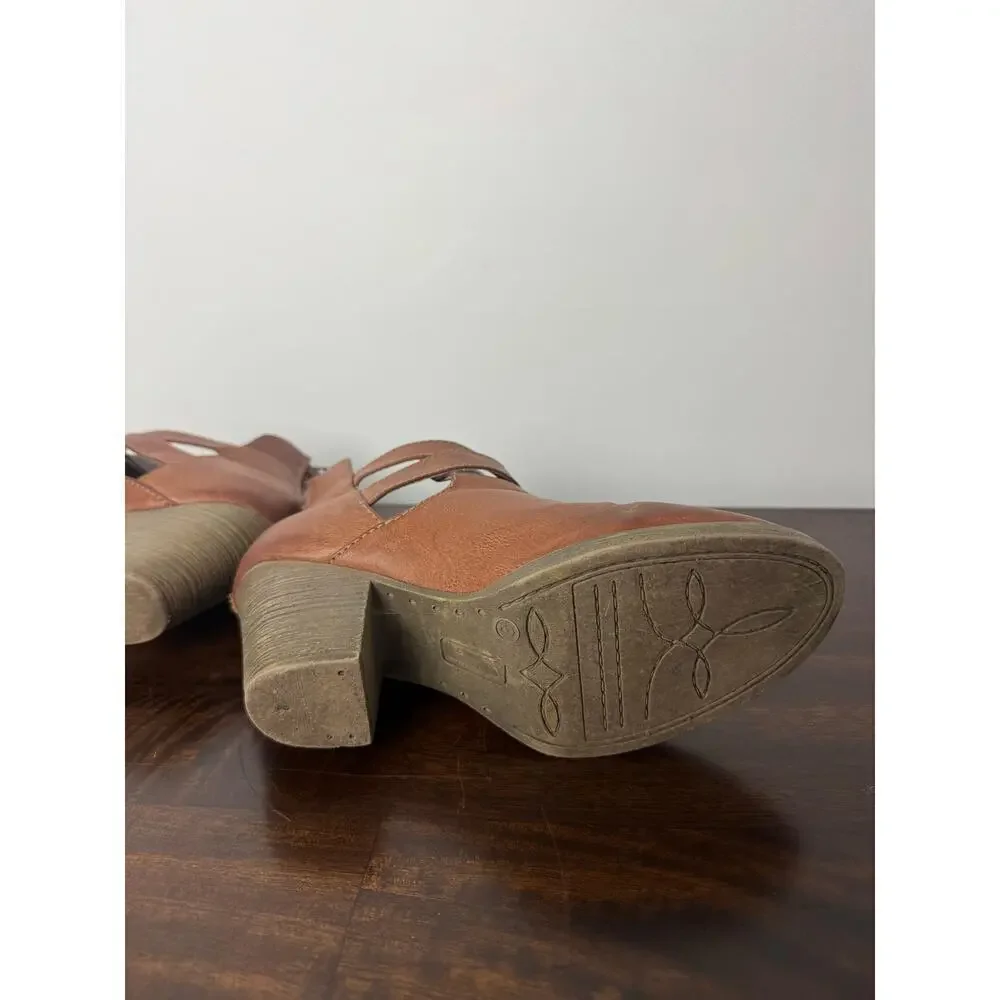 Maurice’s Women’s Western Boot Heel, Light Brown Size 8